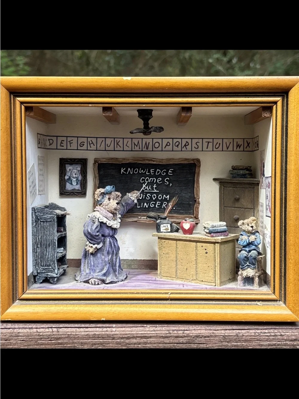 Boyds Bears Schoolhouse Shadow Box Diorama Classroom Teacher Bearstone Vintage